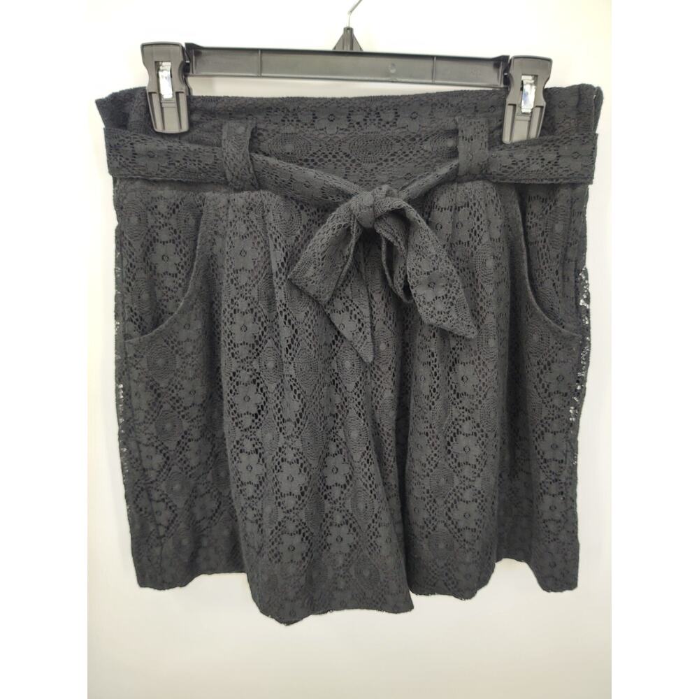 NWT Giuliana Rancic skorts Black Crocheted size 8
